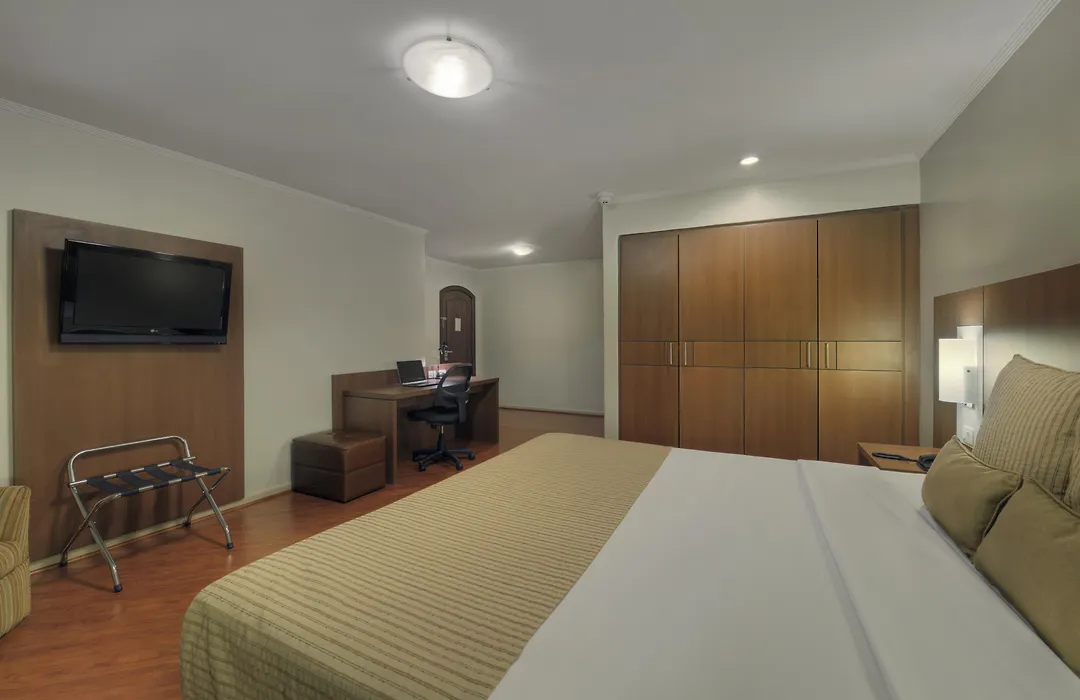 Hotel Deville Curitiba-1
