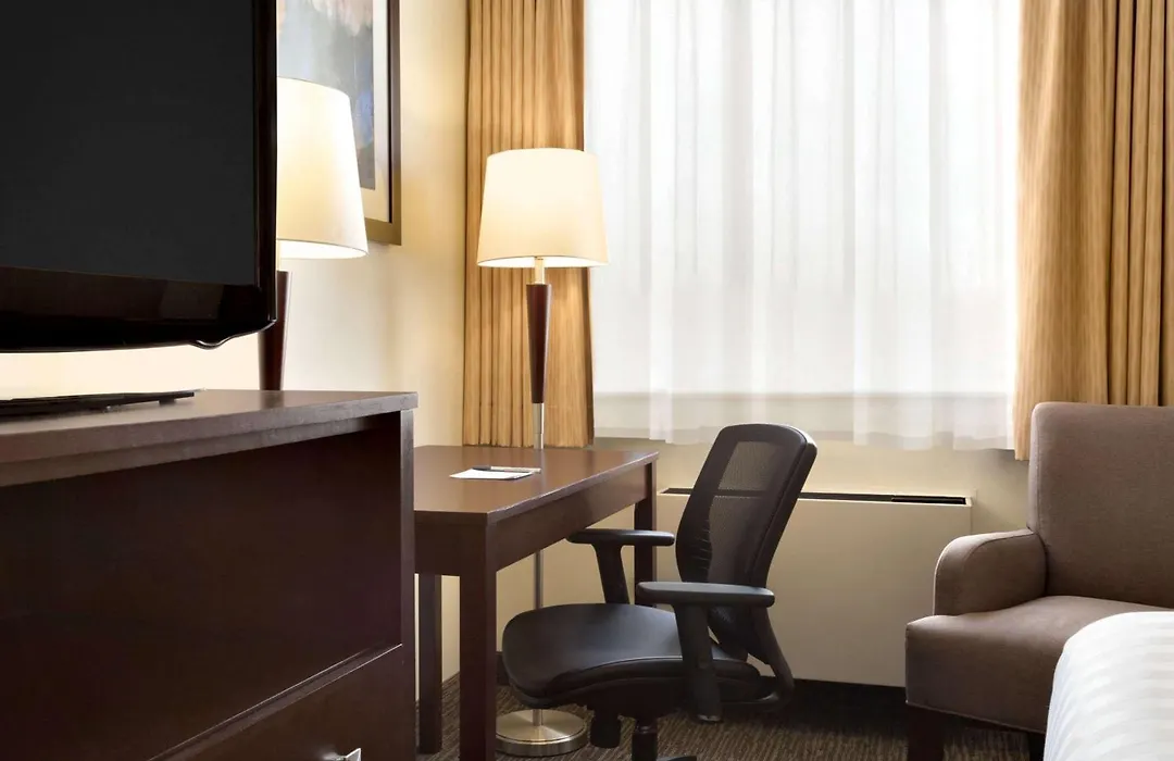 Travelodge By Wyndham Edmonton South-1