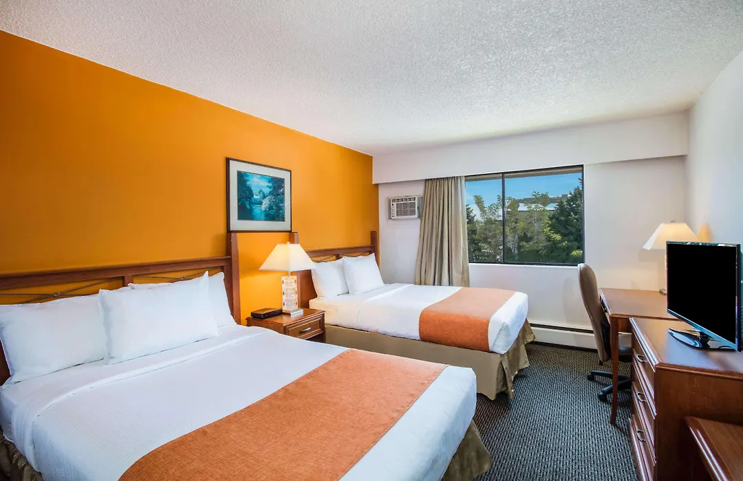 Howard Johnson Hotel By Wyndham Victoria-1