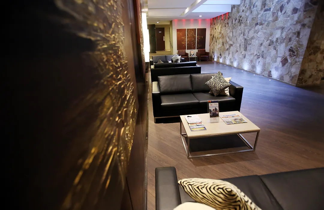 Hotel Reina Isabel-1