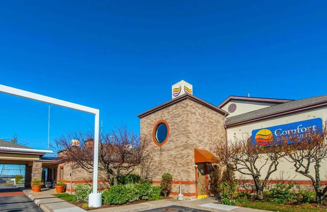 Comfort Inn & Suites Erie - Splash Lagoon Indoor Waterpark-1