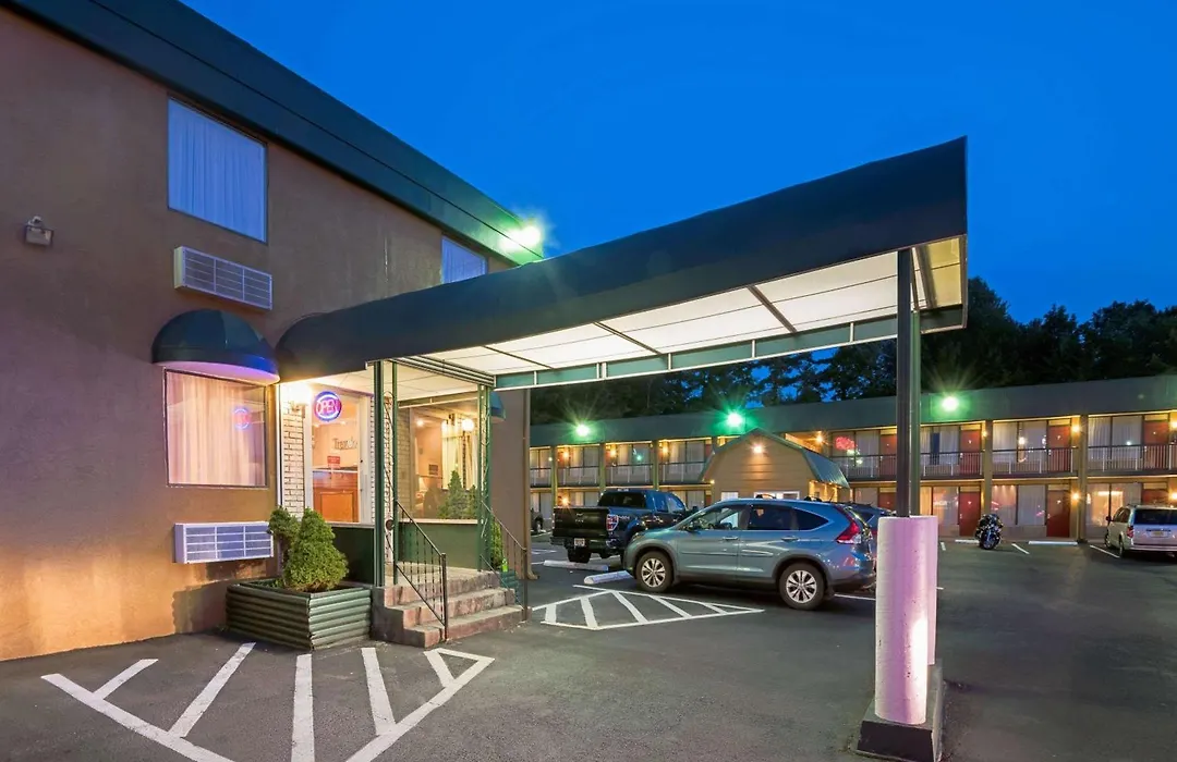 Travelodge By Wyndham Beckley-1