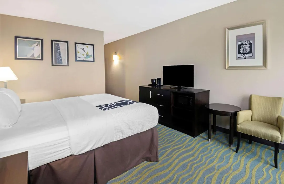 La Quinta Inn & Suites By Wyndham Durant-1