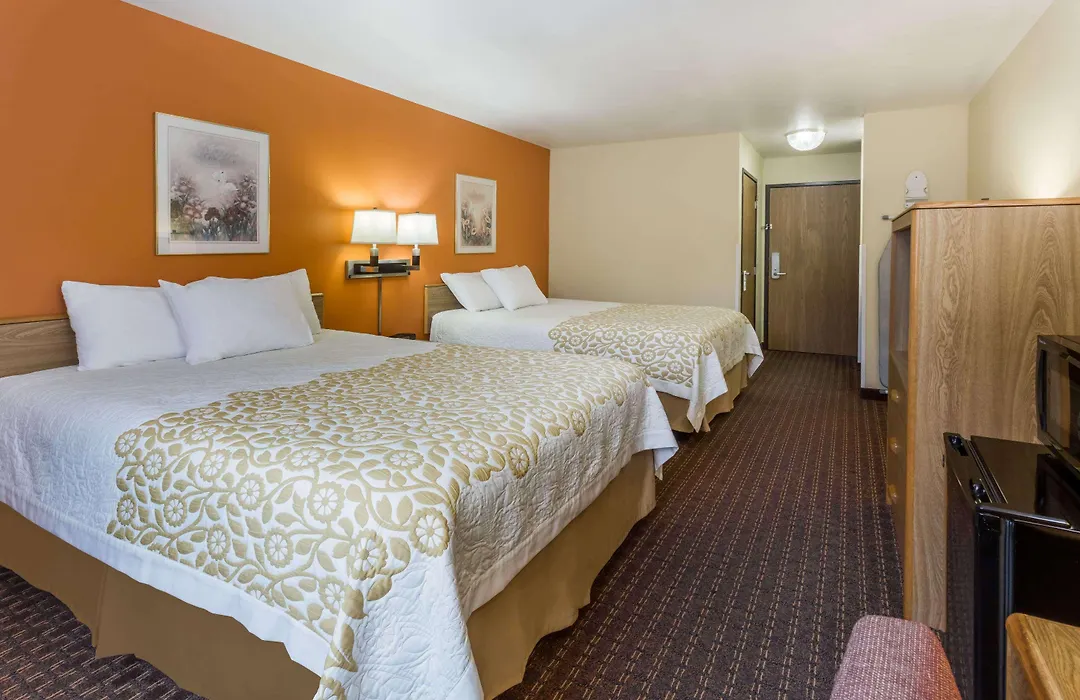 Days Inn Stoughton Wi.-1