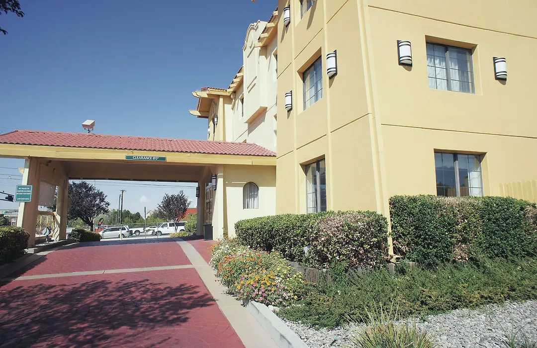La Quinta Inn By Wyndham Albuquerque Airport-1