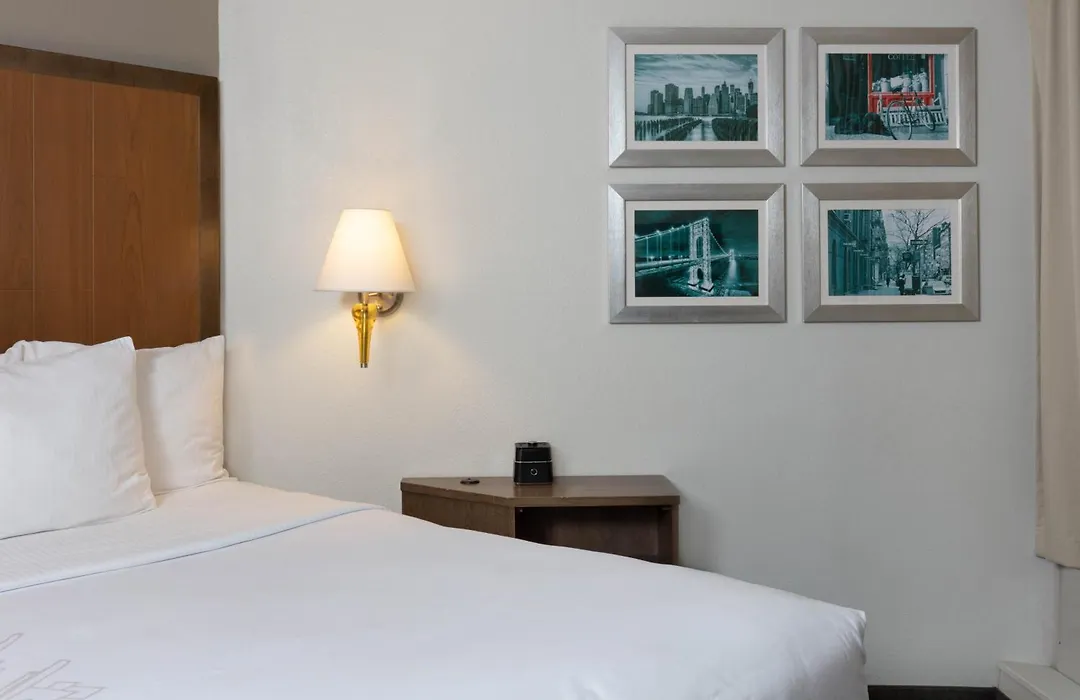 La Quinta By Wyndham Secaucus Meadowlands-1