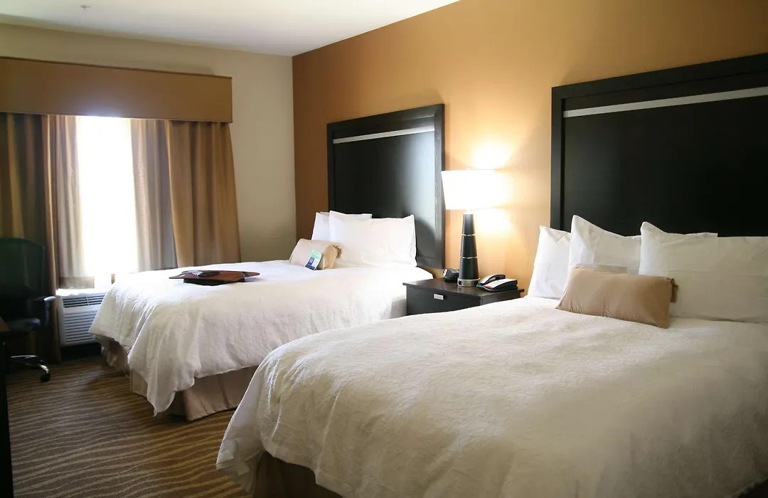 Hampton Inn & Suites Cleburne-1