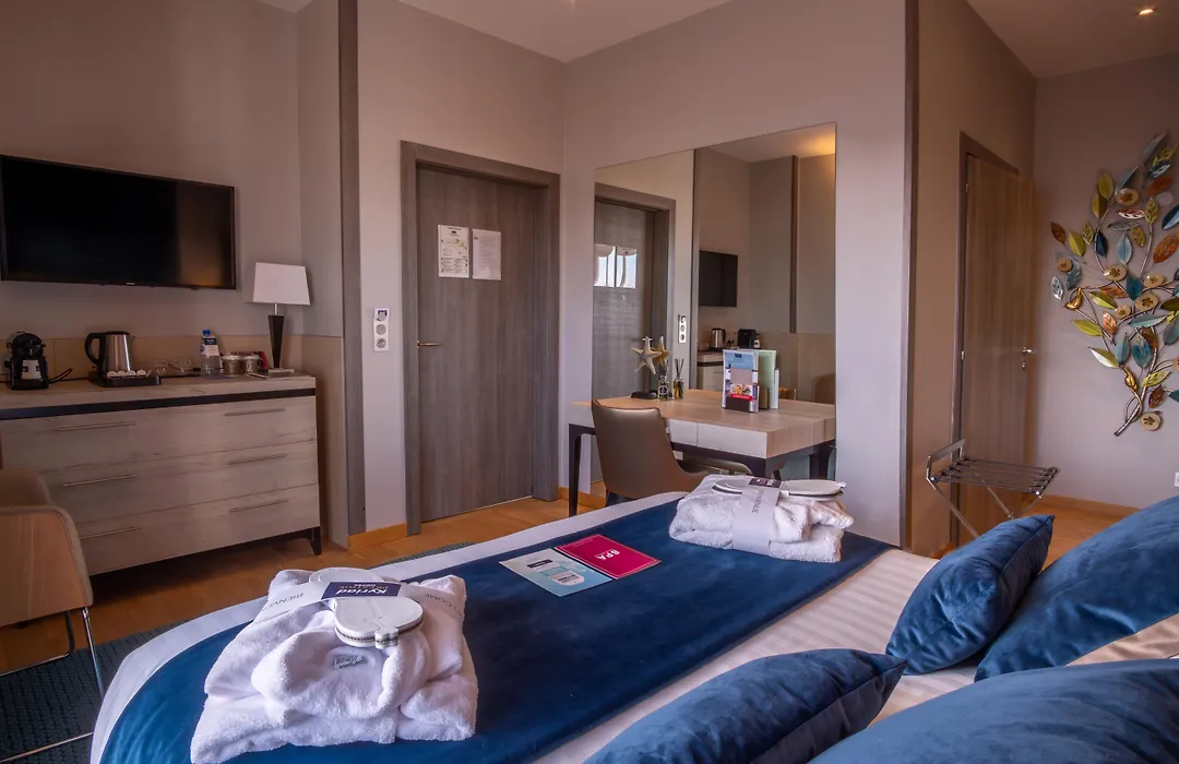 Kyriad Prestige Lyon Est - Saint Priest Eurexpo Hotel And Spa-1