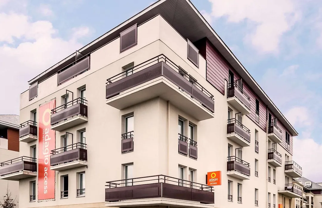 Aparthotel Adagio Access Carrières Sous Poissy-1