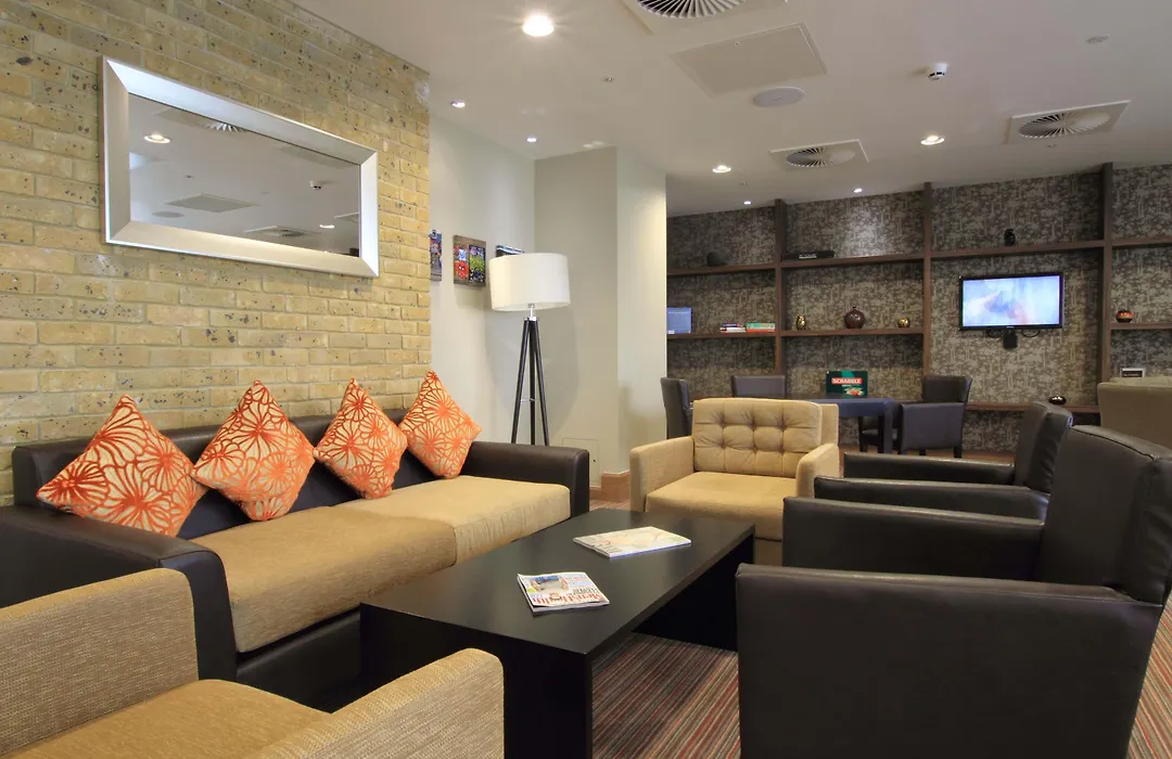 Hyatt House London Stratford - Aparthotel-1