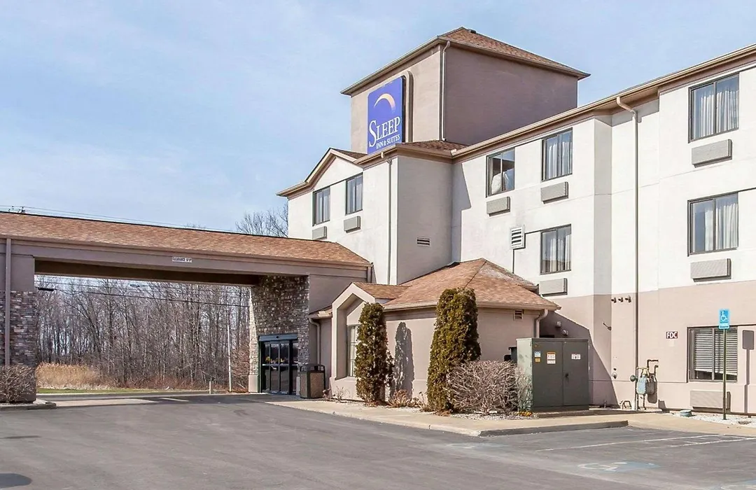 Sleep Inn & Suites Near I-90 And Ashtabula-1