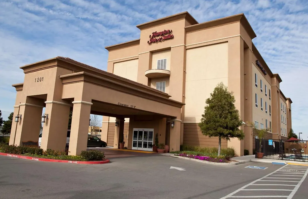 Hampton Inn & Suites Pittsburg-1