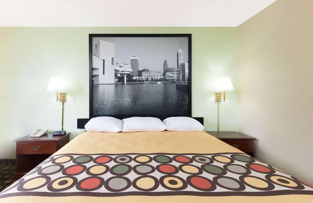 Super 8 By Wyndham Twinsburg/Cleveland Area-1