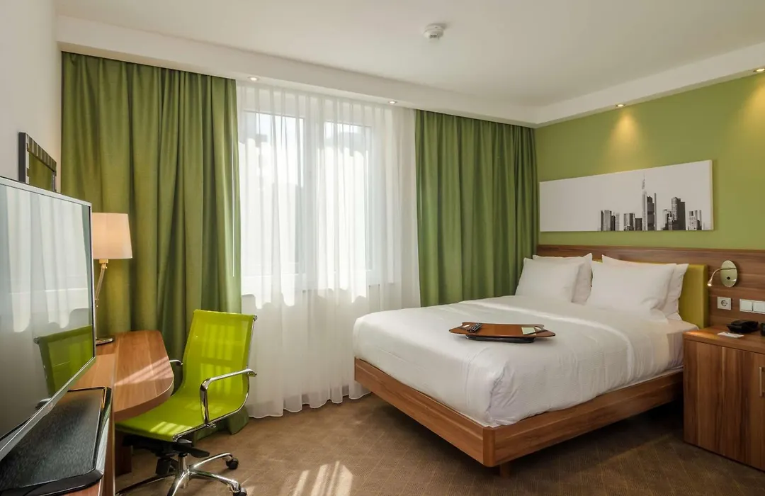 Hampton By Hilton Nuernberg City Center-1
