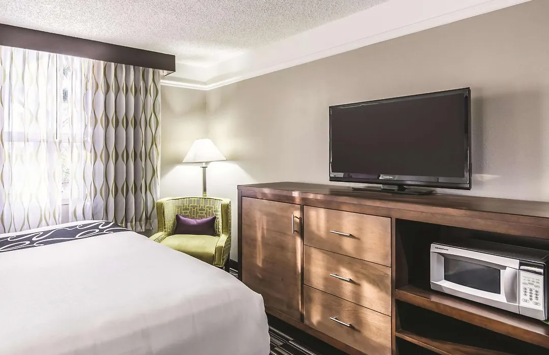 La Quinta Inn By Wyndham Jupiter-1