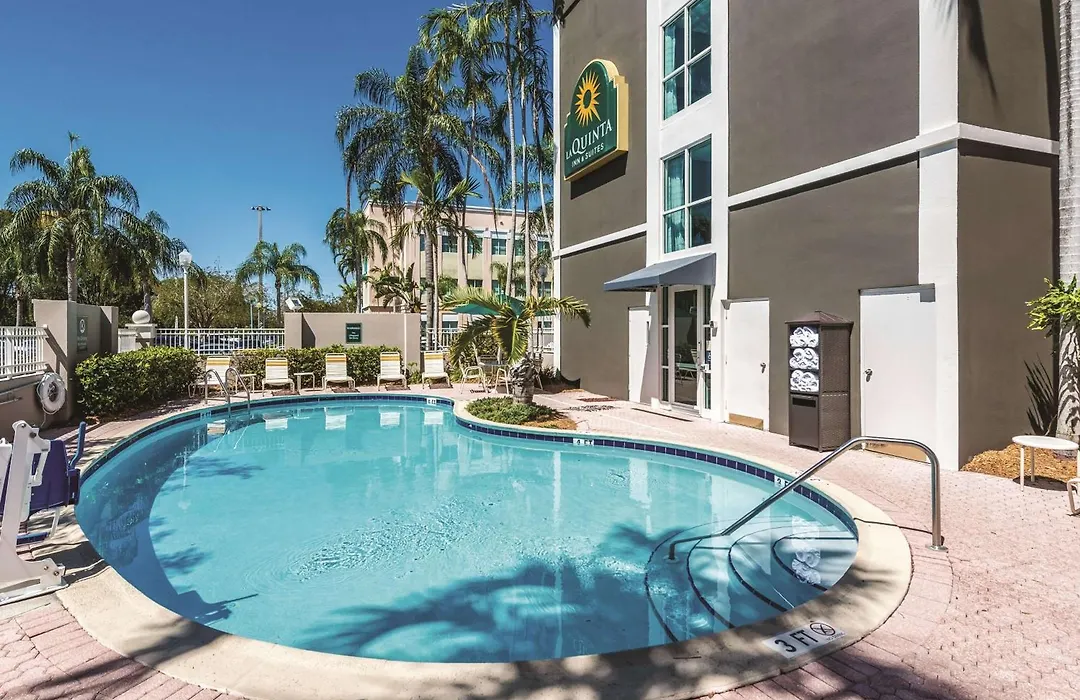 La Quinta By Wyndham Plantation At Sw 6Th St-1