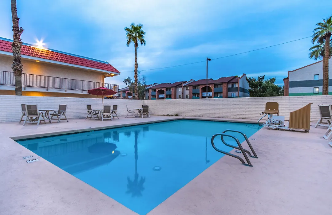 Red Roof Inn Phoenix- Midtown-1