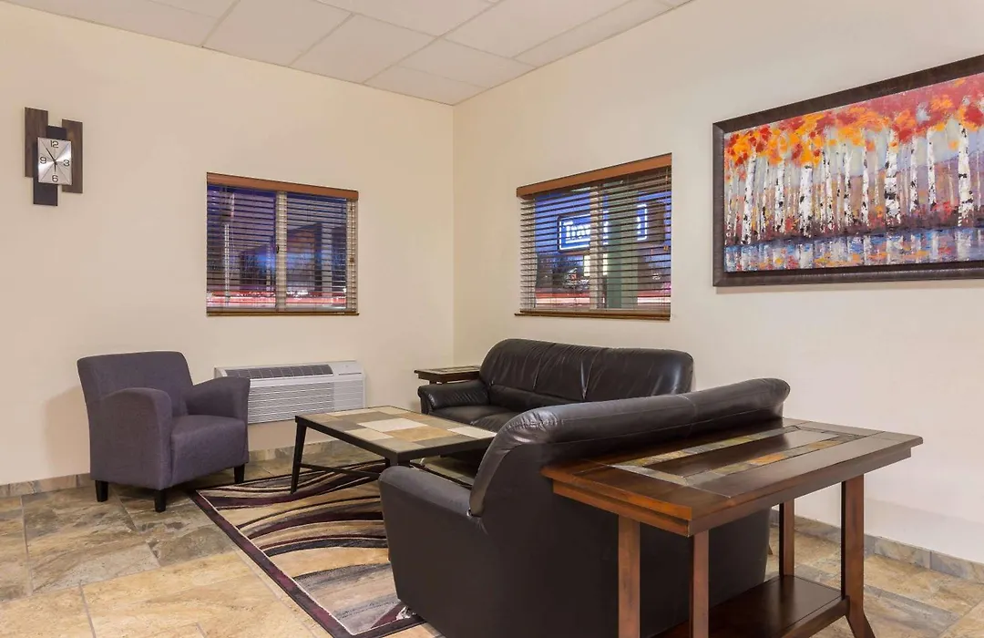 Travelodge By Wyndham Loveland/Fort Collins Area-1