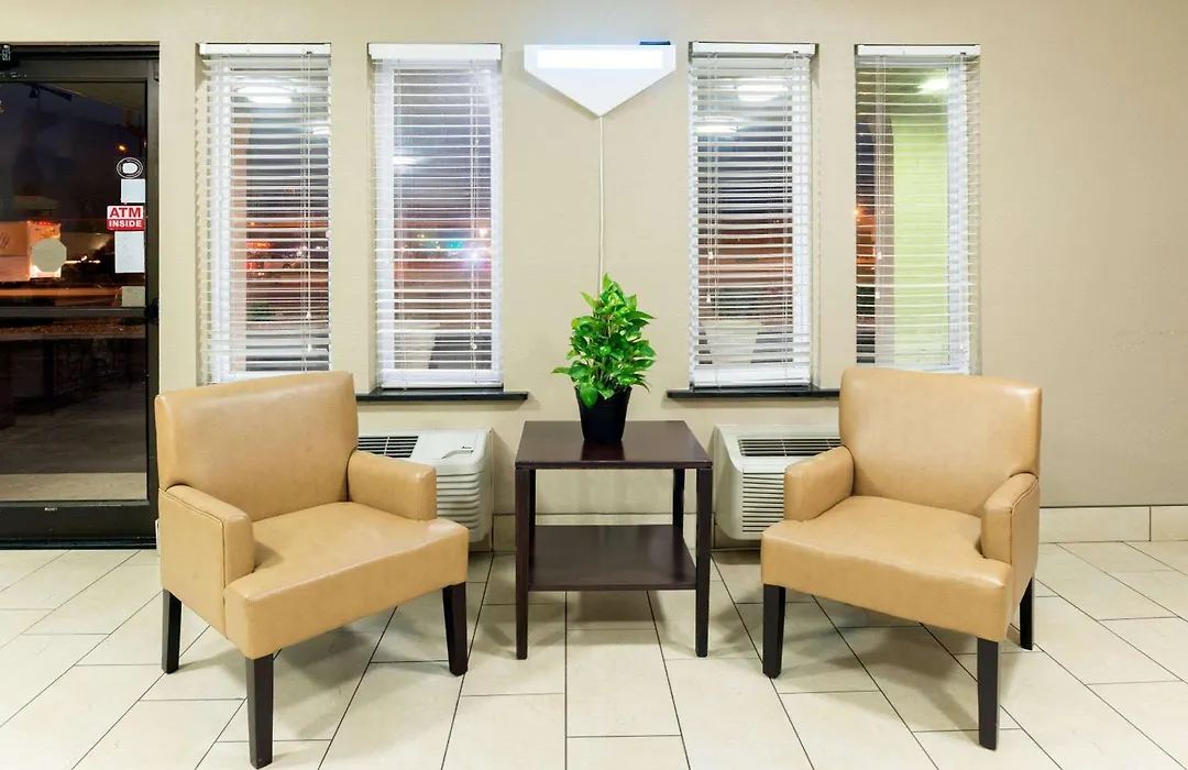 Super 8 By Wyndham Springfield East-1