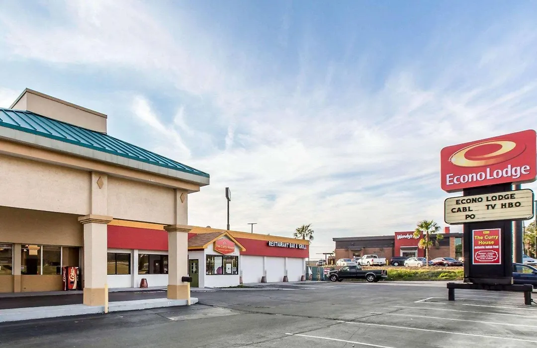 Econo Lodge-1
