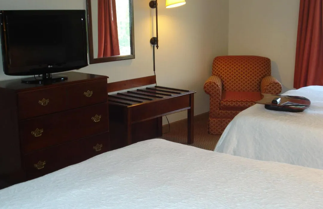 Hampton Inn Emporia-1