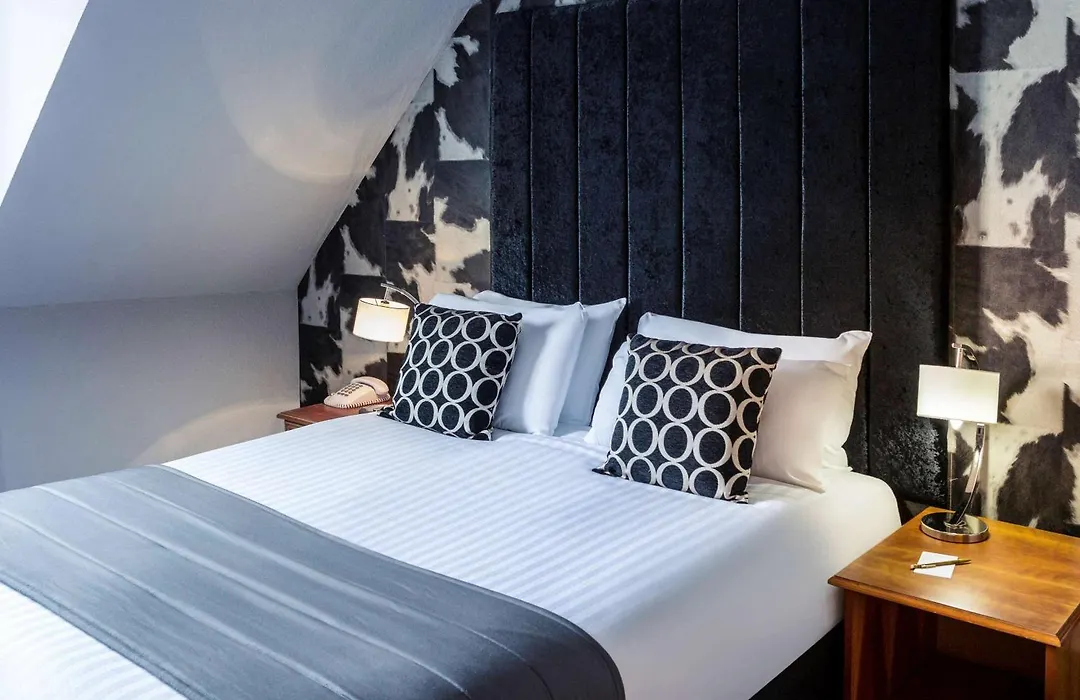 Barons Court Hotel Walsall-1