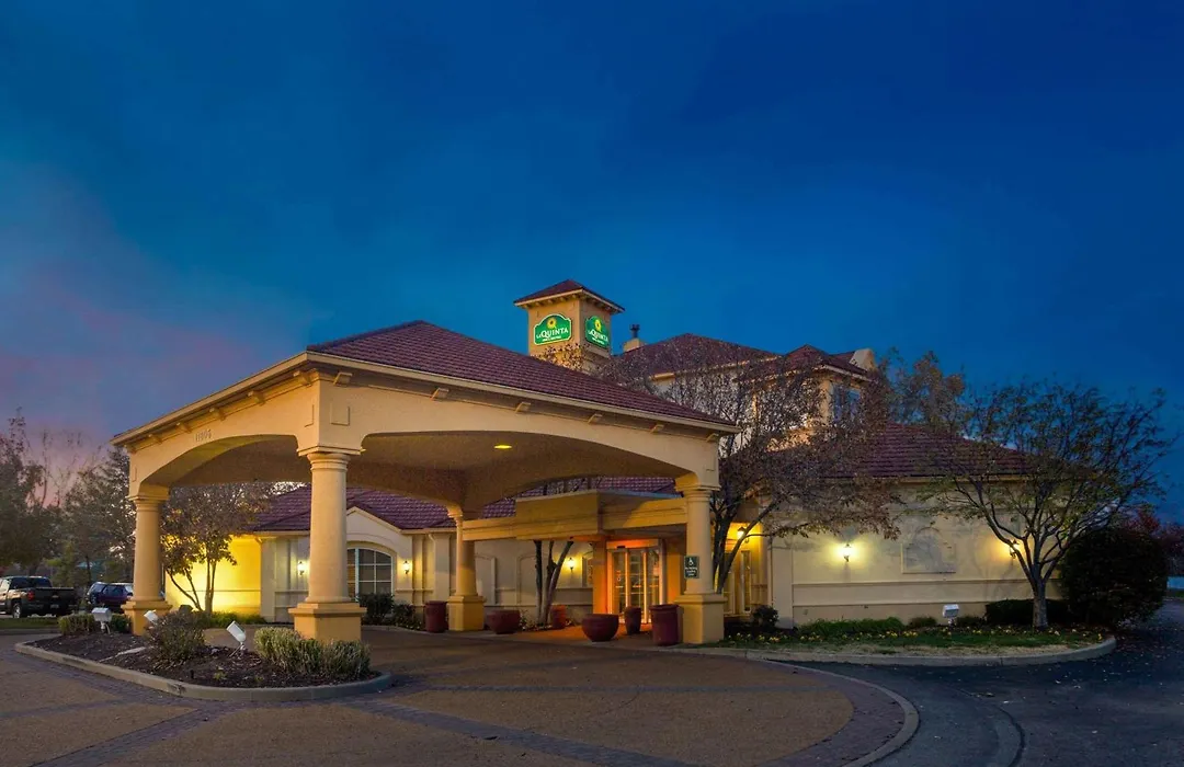 La Quinta By Wyndham St. Louis Westport-1