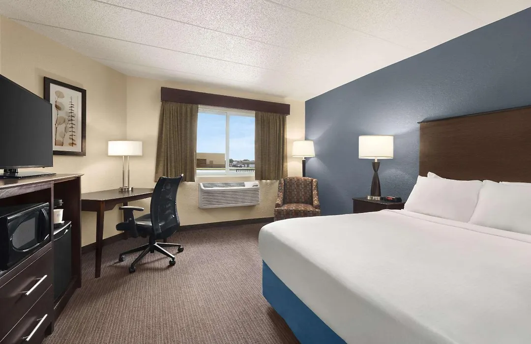 Baymont By Wyndham Owatonna-1