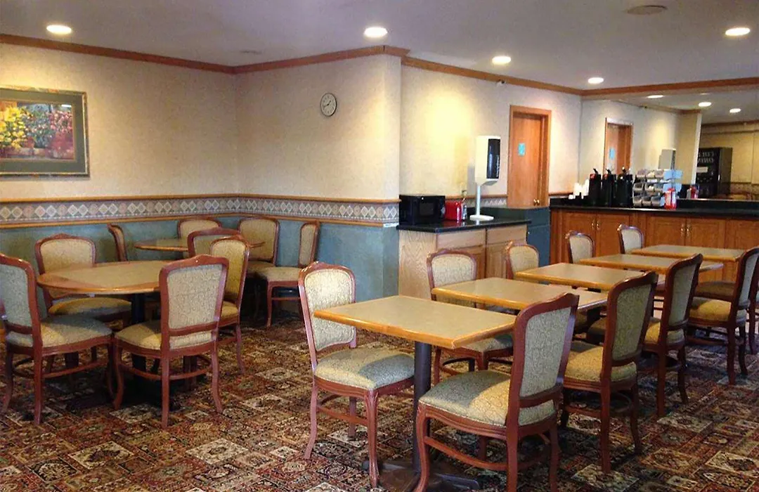 Travelodge By Wyndham Brooklyn Center-1