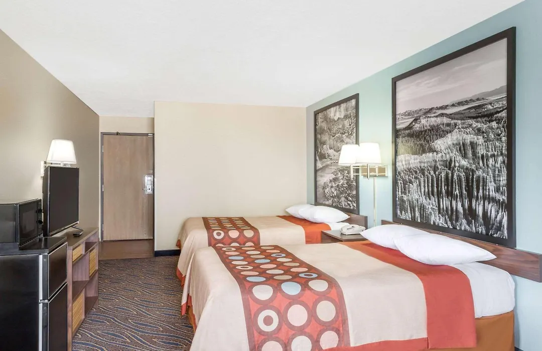 Super 8 By Wyndham Cedar City-1