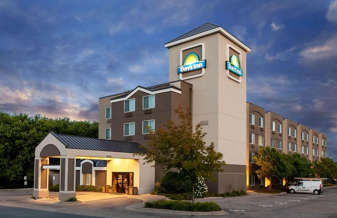 Days Inn By Wyndham Eagan Minnesota Near Mall Of America-1