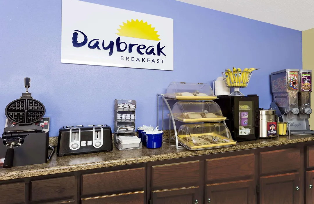Days Inn By Wyndham Plymouth-1