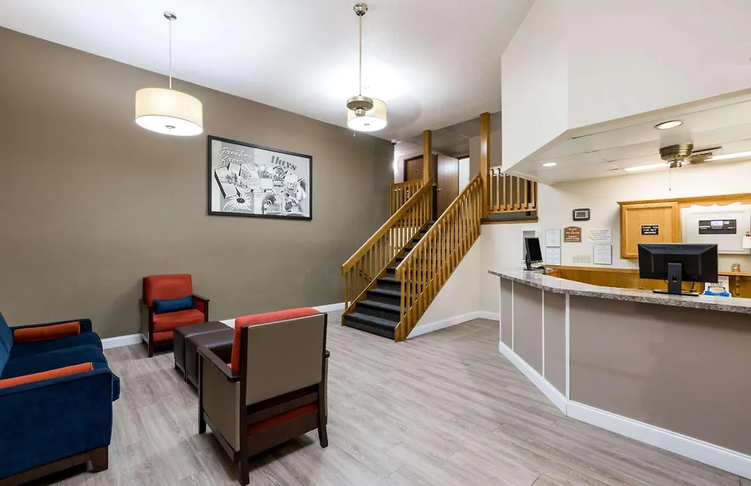 Super 8 By Wyndham Hays Ks-1