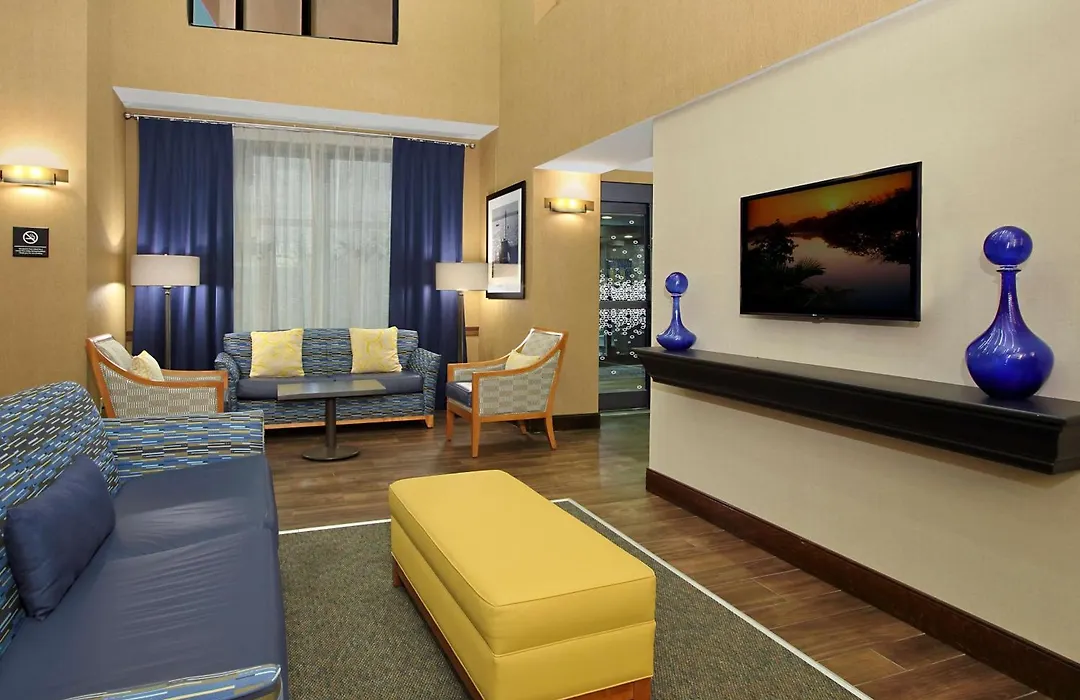 Hampton Inn & Suites Madisonville-1