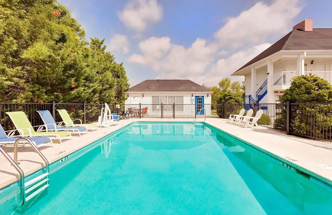 Baymont By Wyndham Cleveland-1