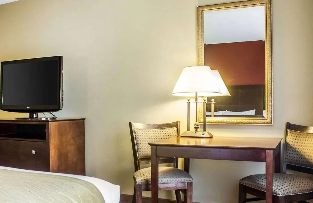 Comfort Inn & Suites-1
