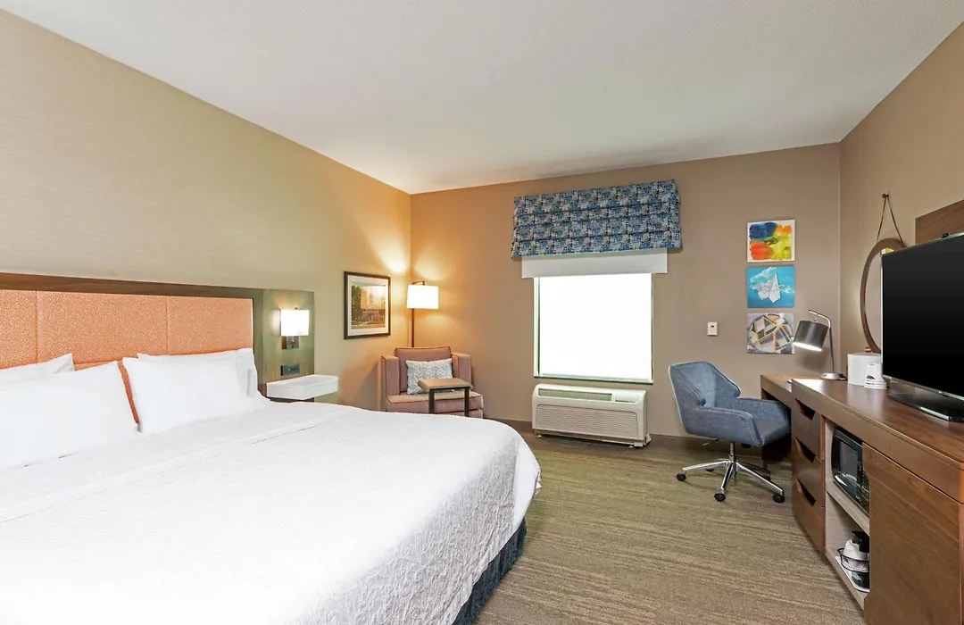 Hampton Inn & Suites Marshalltown-1