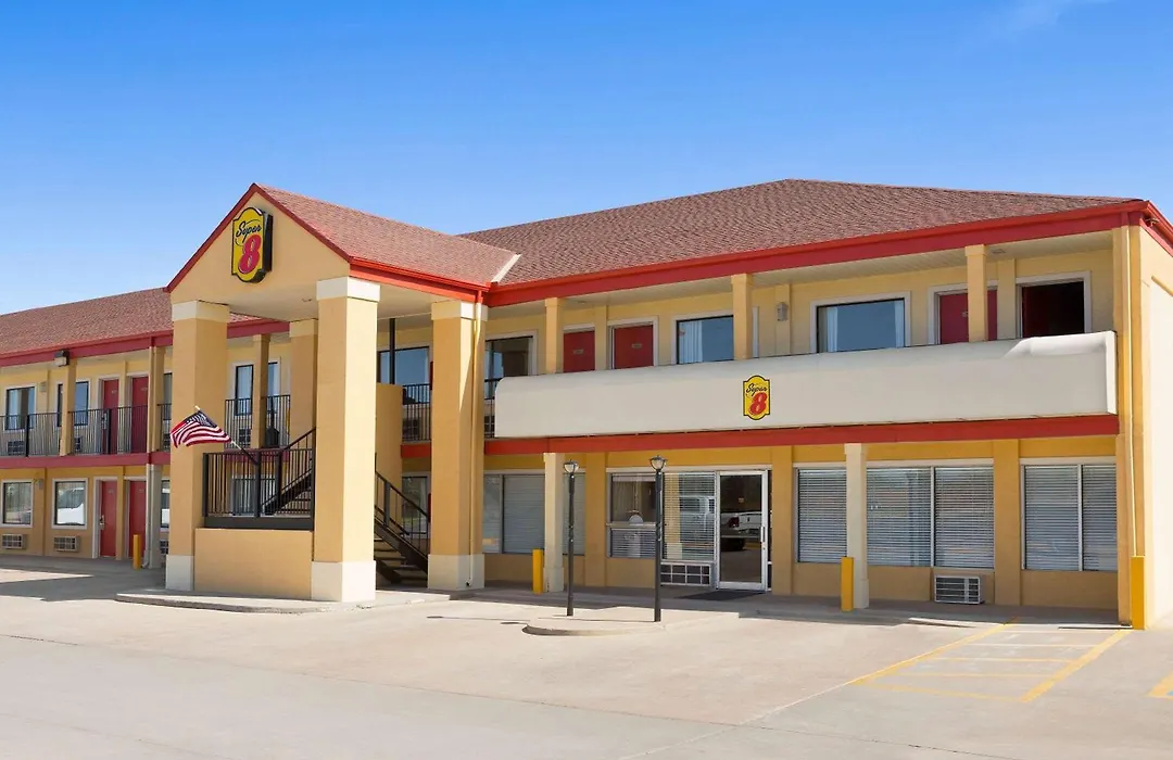 Super 8 By Wyndham Woodward-1