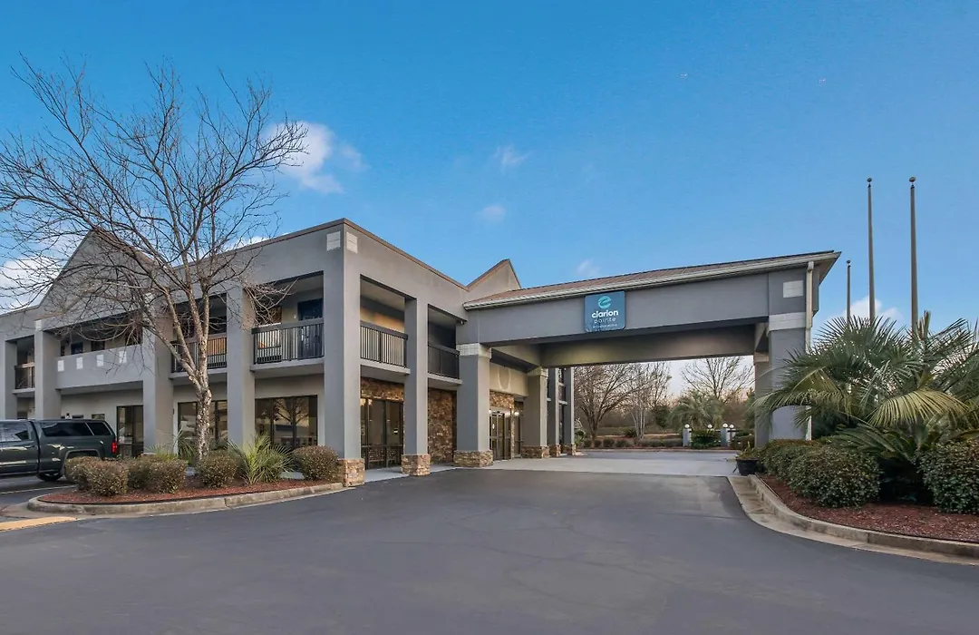 Clarion Pointe Forsyth I-75-1