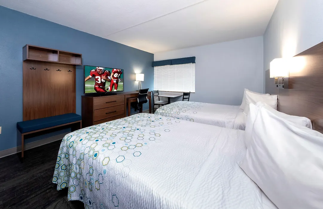 Red Roof Inn & Suites Wilmington - New Castle-1