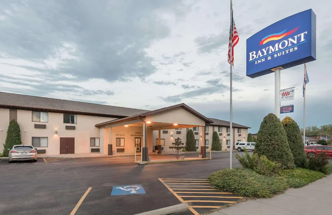 Baymont By Wyndham Hot Springs-1
