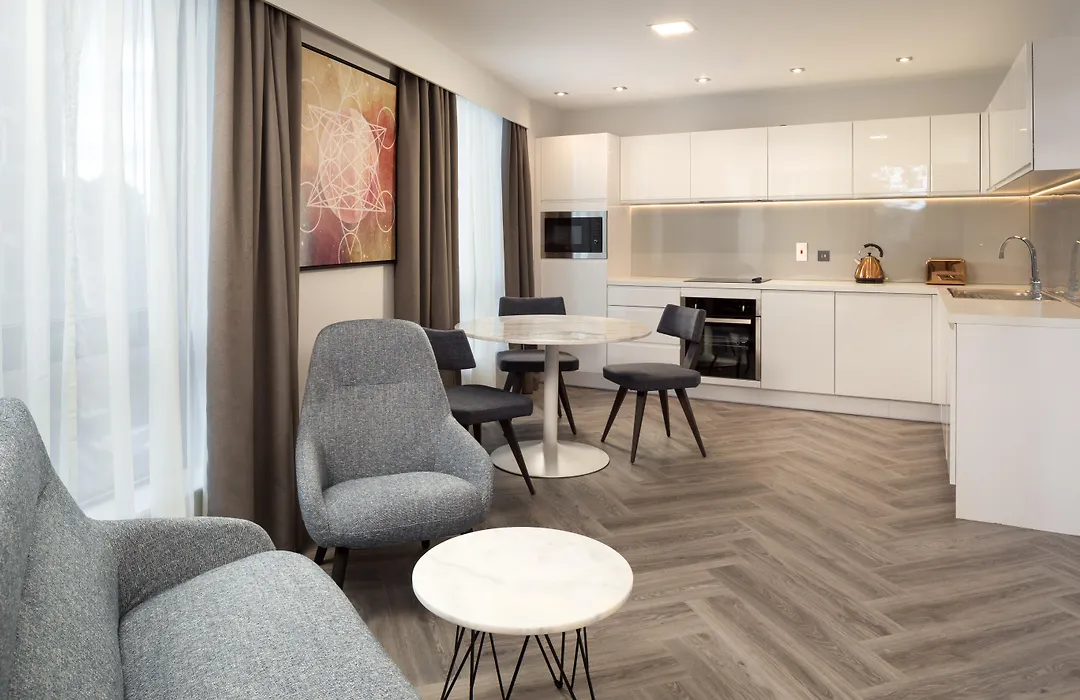 Roomzzz London Stratford-1