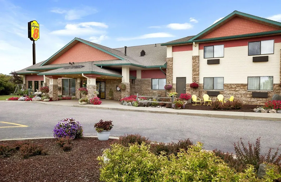 Super 8 By Wyndham Eveleth-1