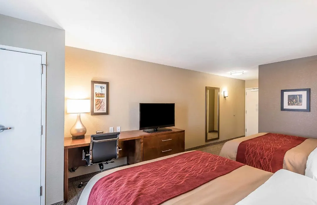 Comfort Inn & Suites Sidney I-80-1