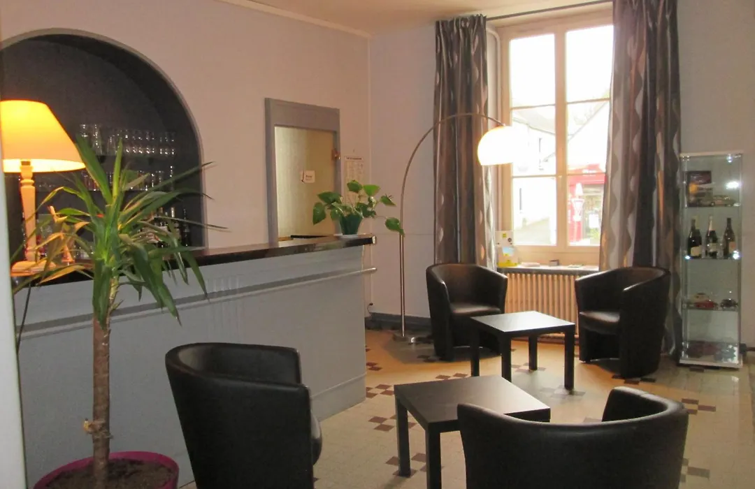 Logis Hostellerie Du Cheval Blanc-1