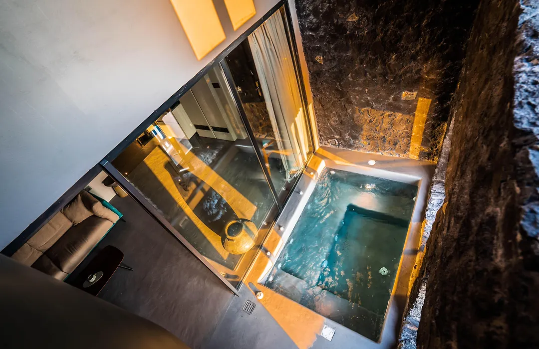 Kivotos Santorini - Preferred Hotels & Resorts-1