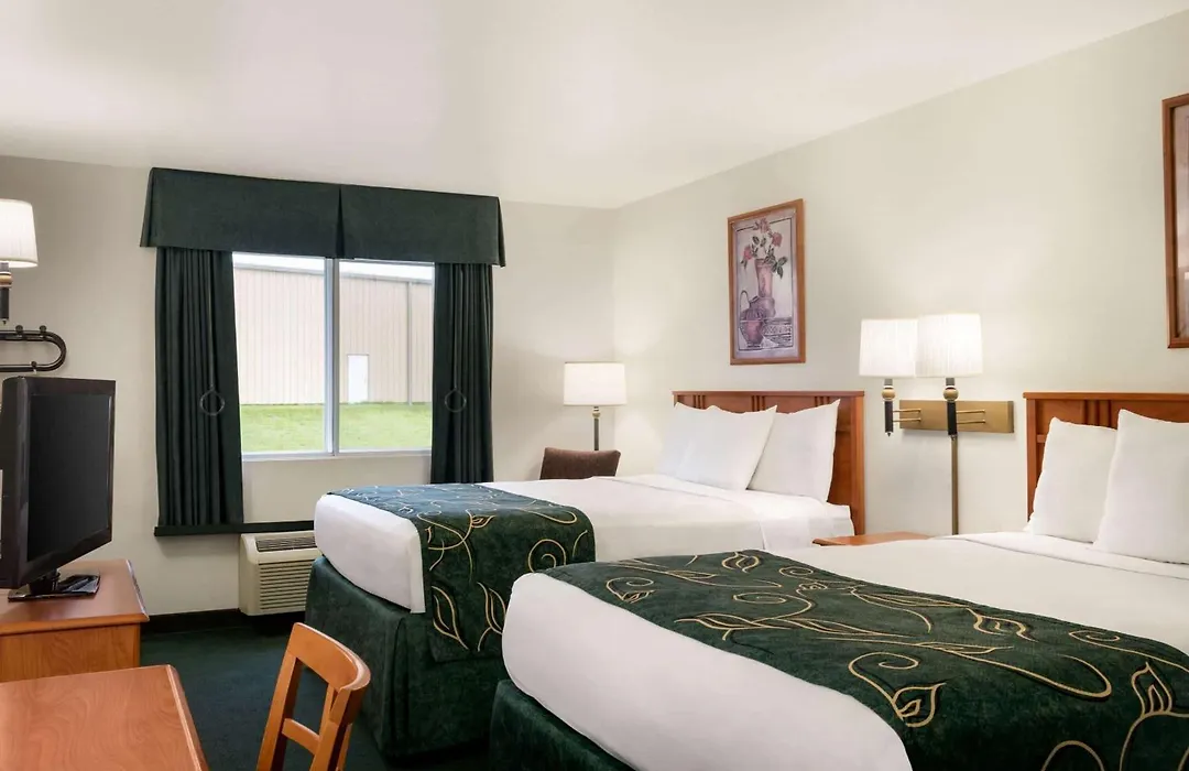 Travelodge By Wyndham Clinton Valley West Court-1