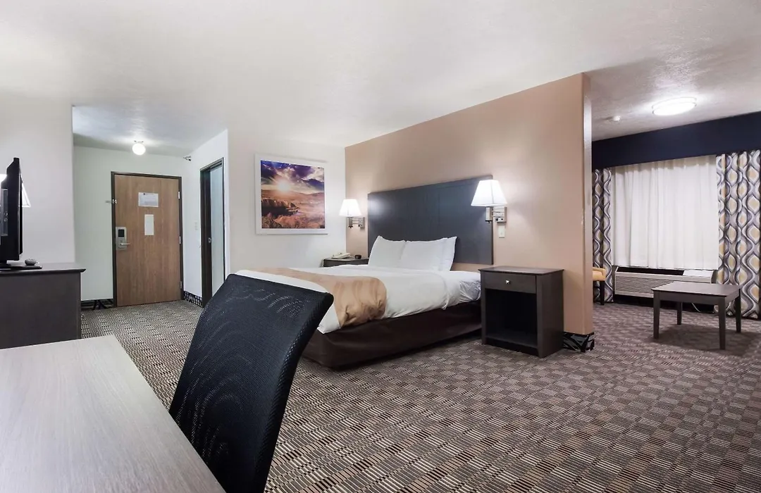 Quality Inn & Suites Mccook-1