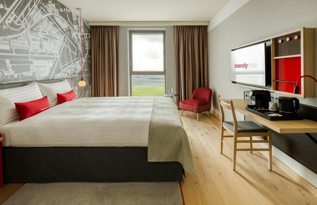 Intercityhotel Amsterdam Schiphol Airport-1