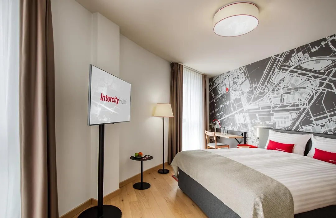 Intercityhotel Amsterdam Schiphol Airport-1